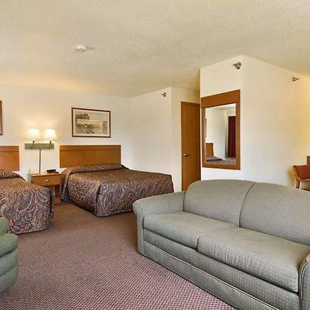 Wamego Inn And Suites Habitación foto